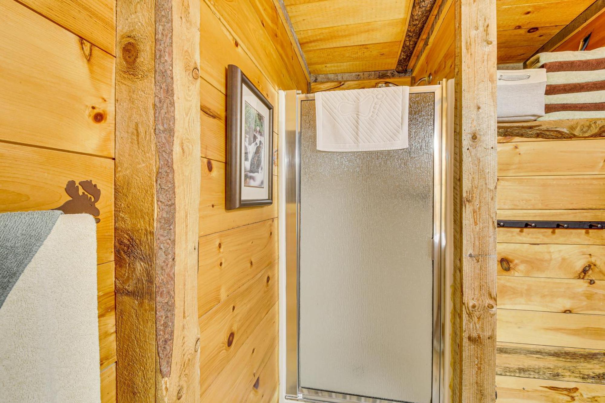 Rustic Searsport Cabin Loft And Sunroom On 10 Acres Eksteriør billede