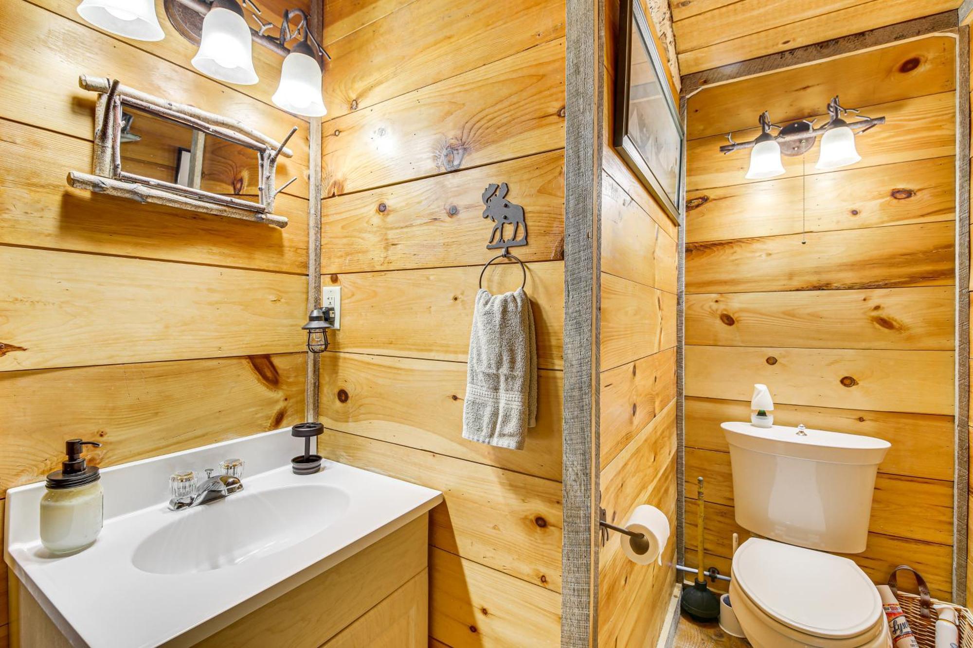 Rustic Searsport Cabin Loft And Sunroom On 10 Acres Eksteriør billede