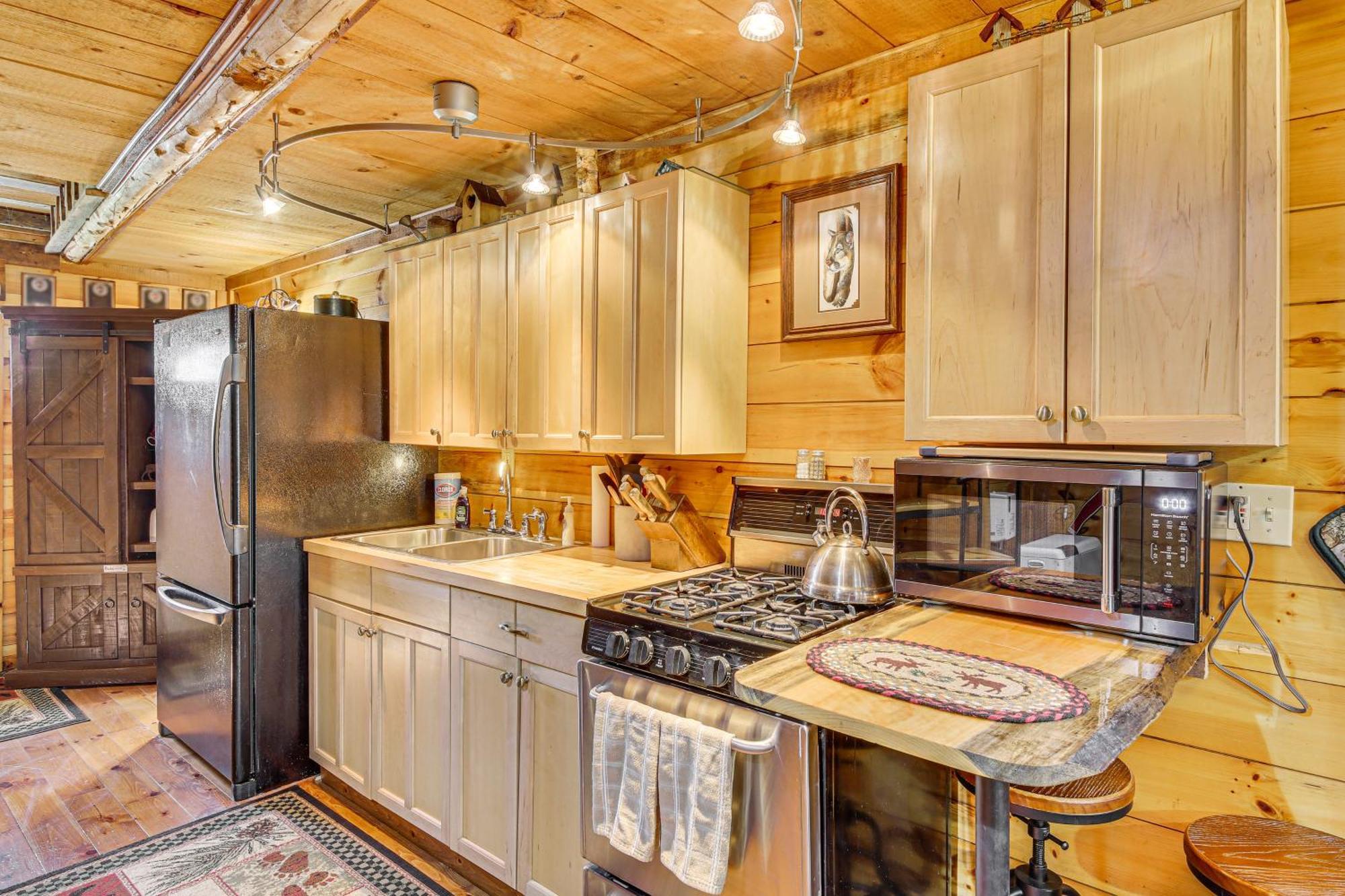 Rustic Searsport Cabin Loft And Sunroom On 10 Acres Eksteriør billede