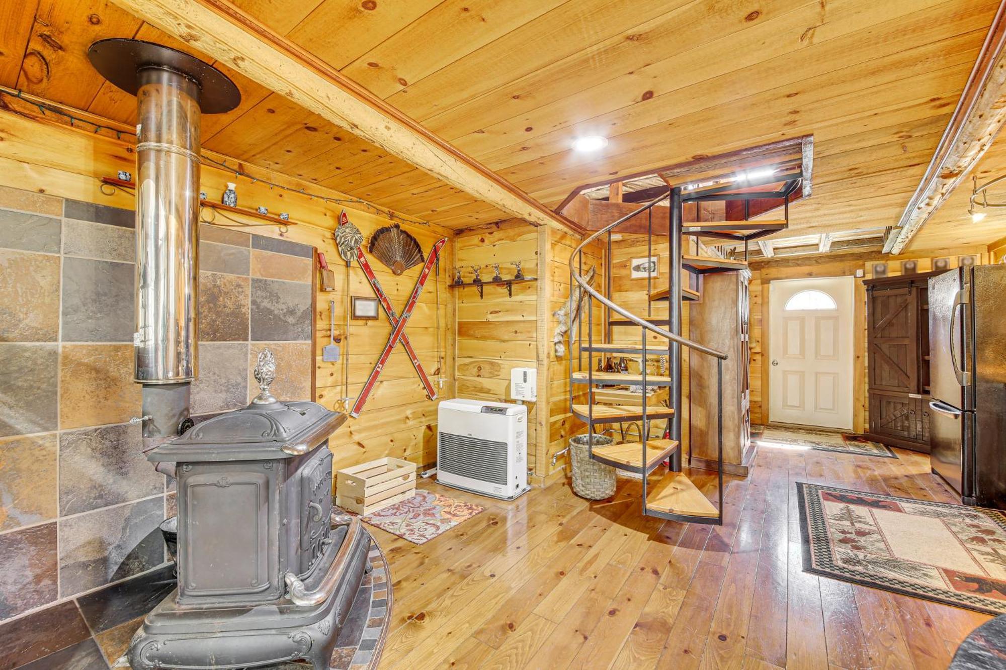Rustic Searsport Cabin Loft And Sunroom On 10 Acres Eksteriør billede