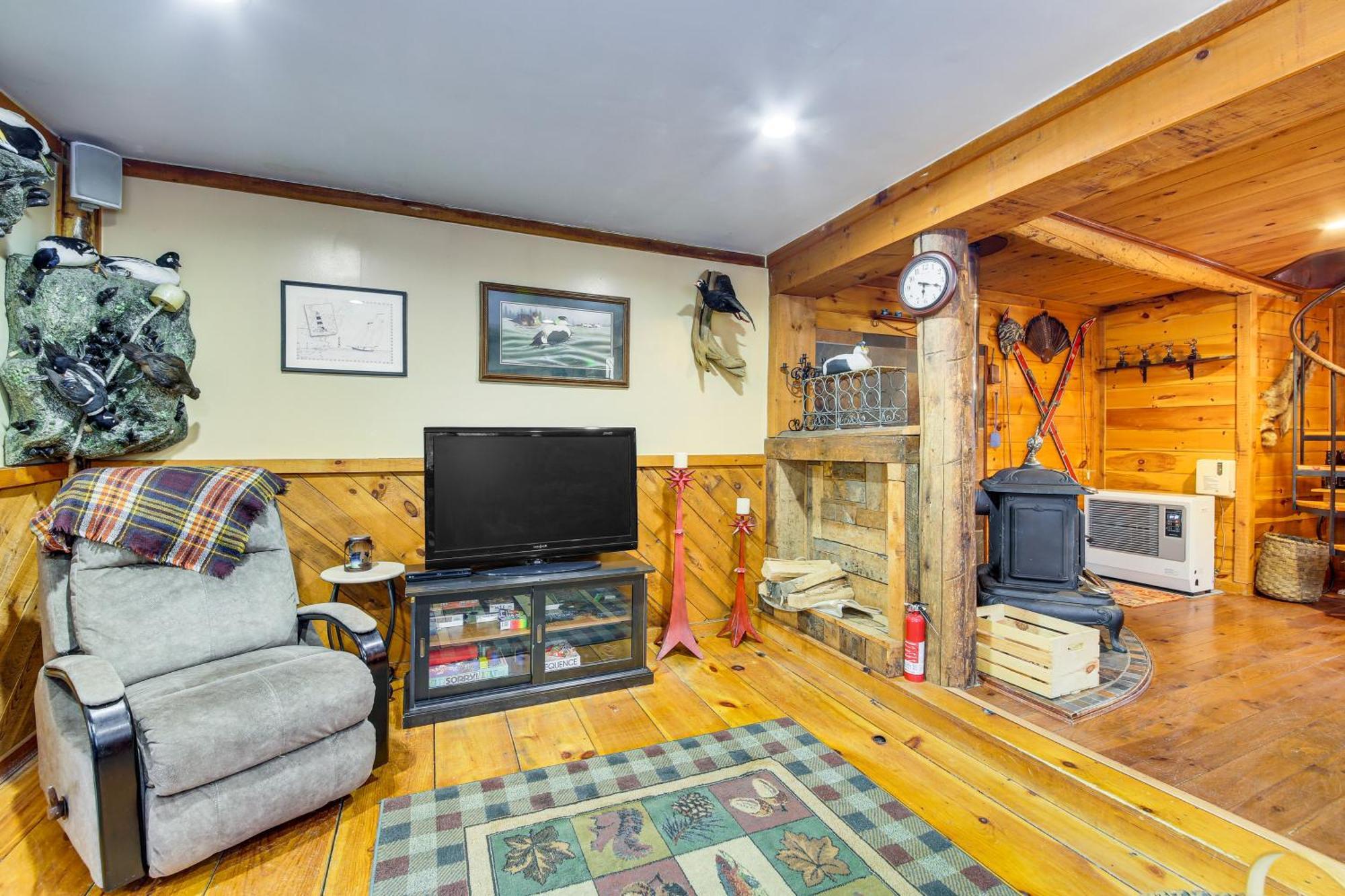 Rustic Searsport Cabin Loft And Sunroom On 10 Acres Eksteriør billede